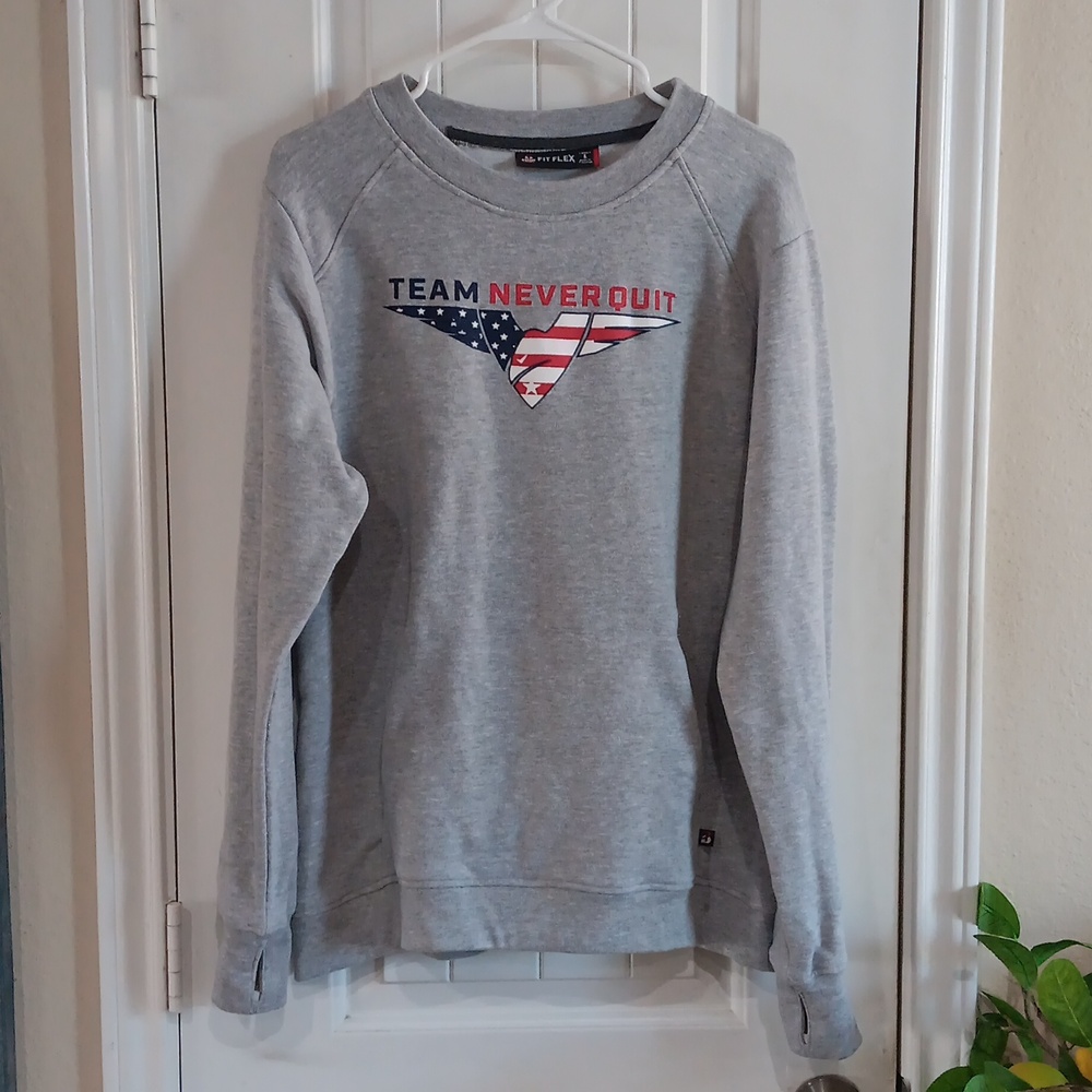 Team Never Quit Women's Gray Sweatshirt